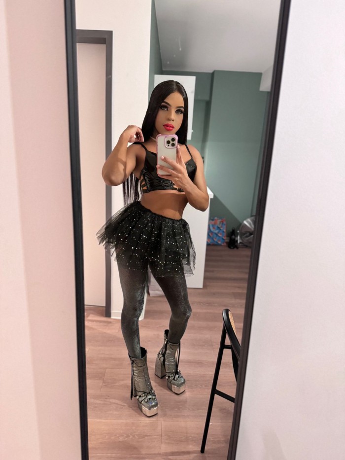 Mia caliente trans venezolana cachonda y divertida