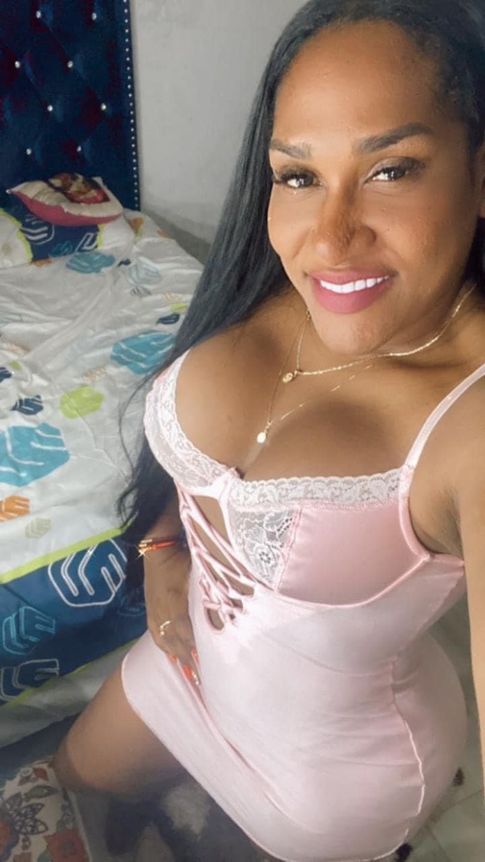 RICA MORENA OPERADA Y FIESTERA