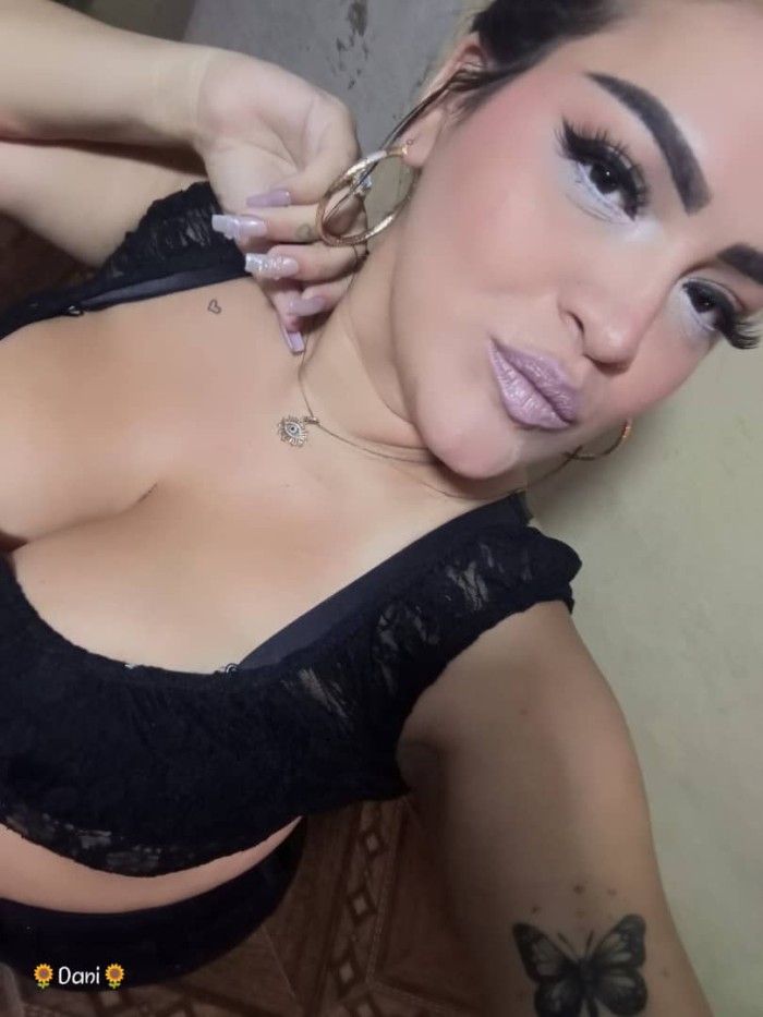 VENEZOLANA MORBOSA Y MUY CALIENTE PARA DISFRUTAR