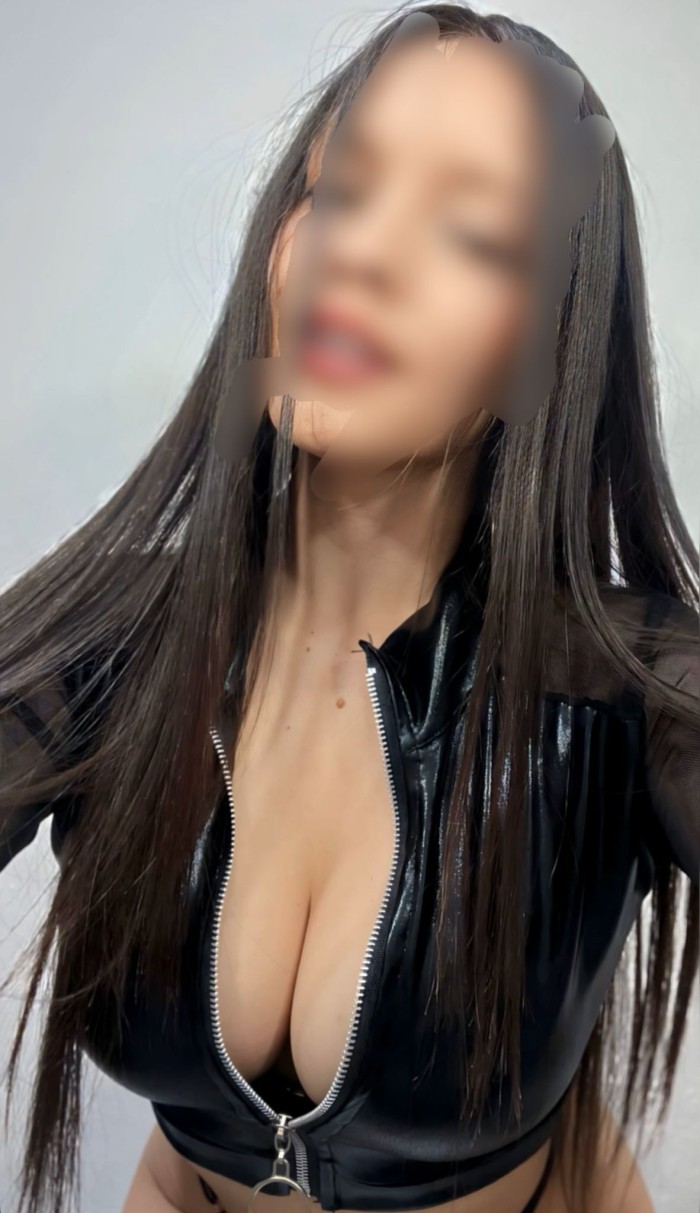 ENCANTADORA DIOSA DEL SEXO COMPLACIENTE LUJURIOSA