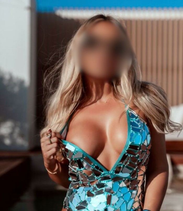 JOVEN SENSUAL Y CALIENTE EN PUERTO BANUS