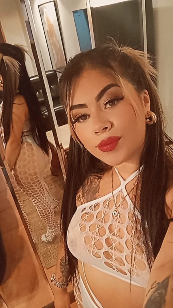 CHICA JOVEN NUEVA EN TORREMOLINOS