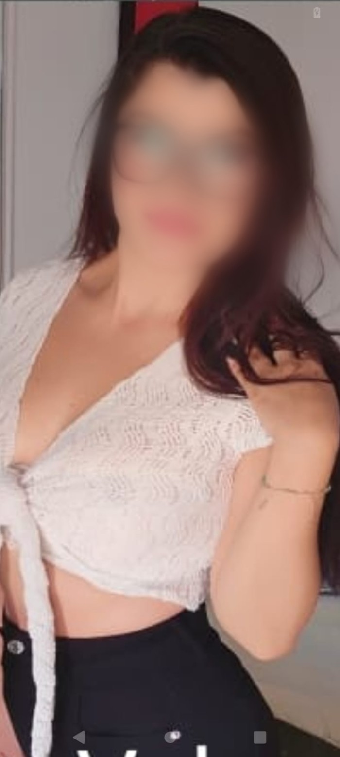 COMPLETA EN AMPOSTA, DELGADA JOVEN SEXOPATA