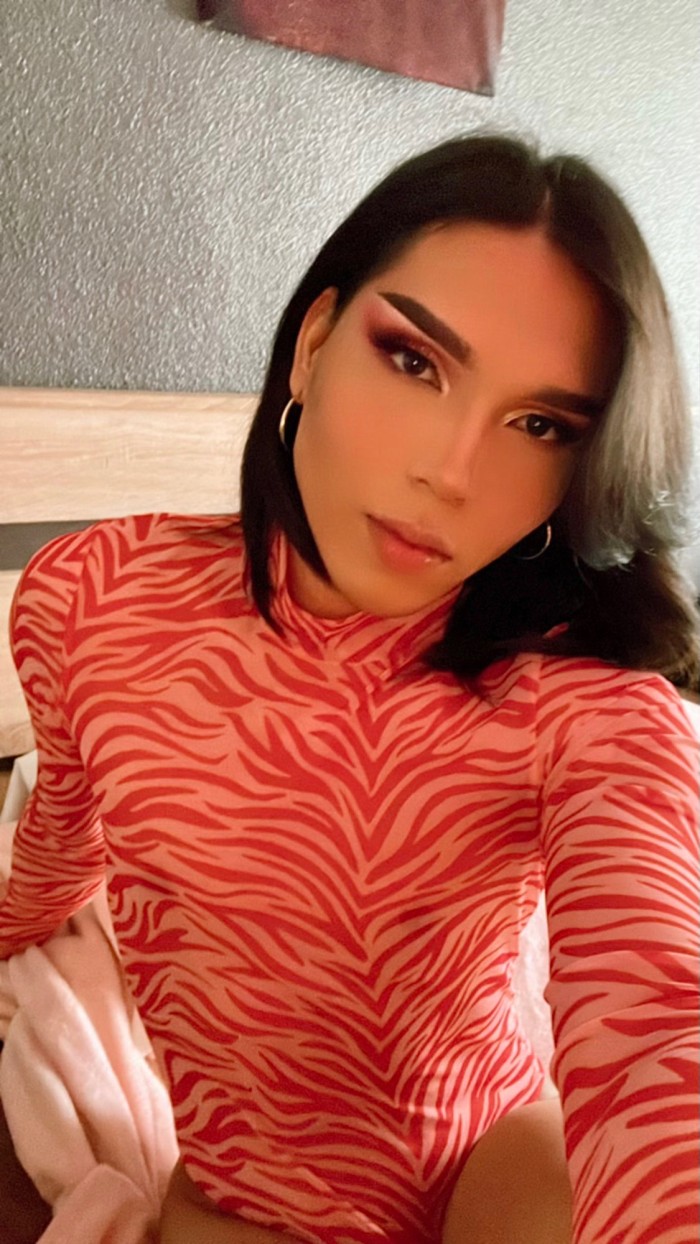 Sexy y femenina FEMBOY LADYBOY