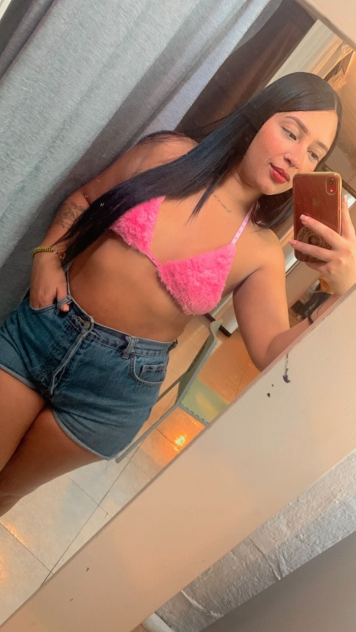 HERMOSA JOVENCITA LLENA DE PLACER