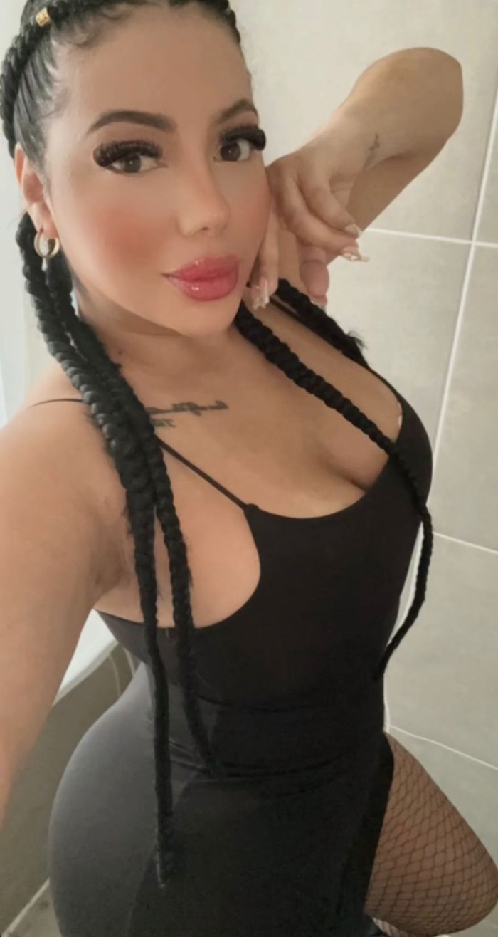 Colombiana de lujo tatuada en Marbella