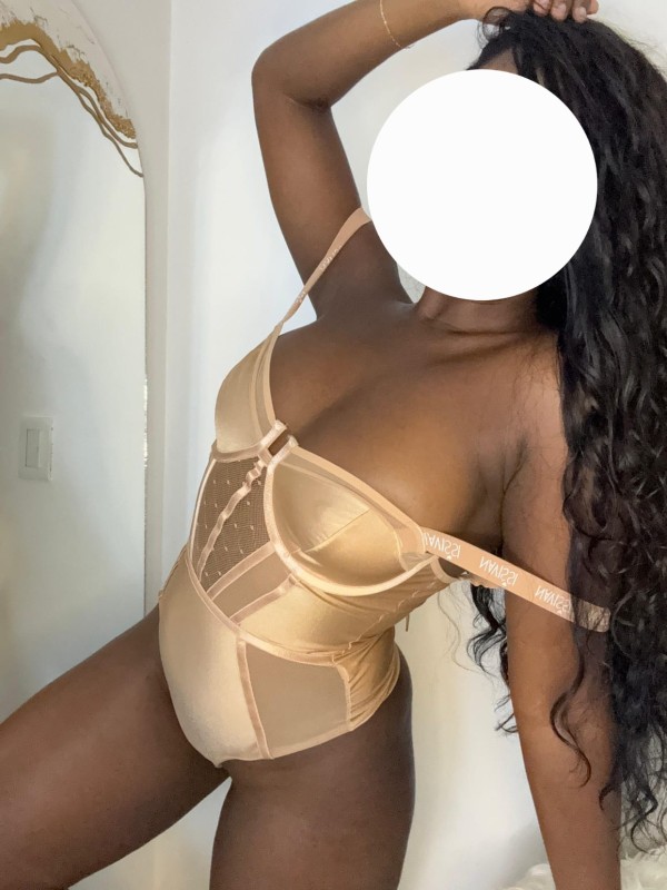 Negrita muy joven 18 años