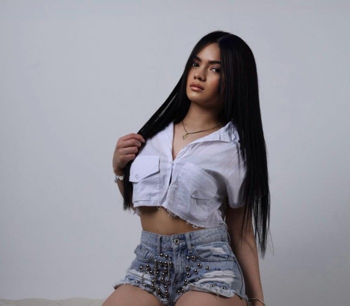 SAMANTA UNA JOVEN HERMOSA