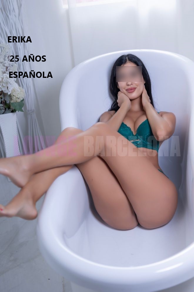 UN BOMBON DE MUJER