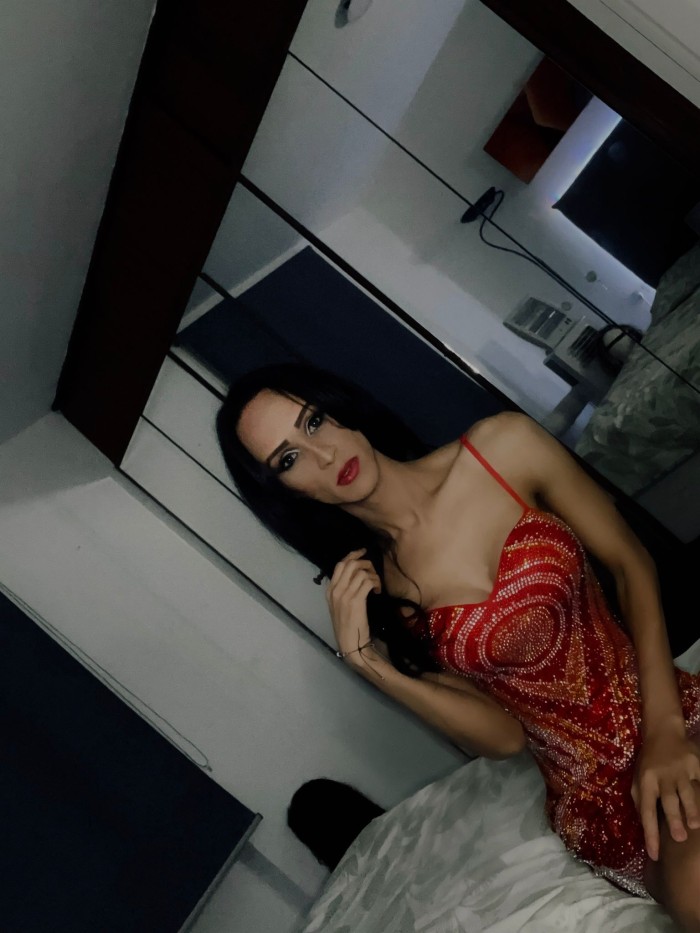 KORAL VENEZOLANA ARDIENTE SEXY Y TRANS FOGOSA