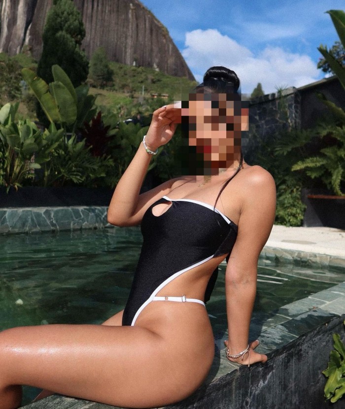 ENCANTADORA COLOMBIANA BOMBA DE SEXO EN ZAIDIN