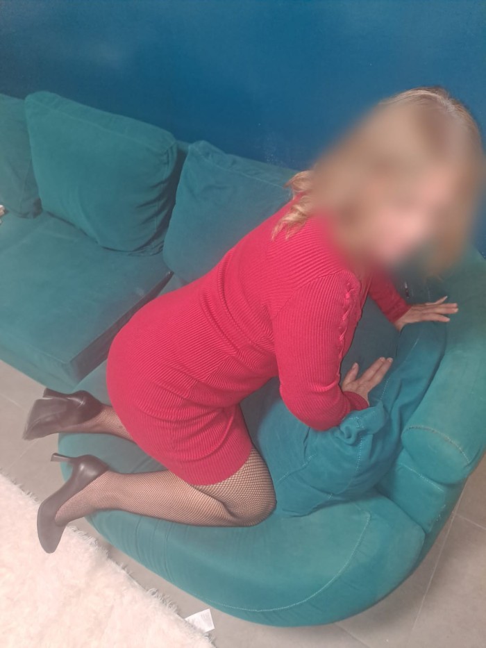 MILF EXPERIMENTADA DE 50 AÑOS , SERE TU PROFESORA