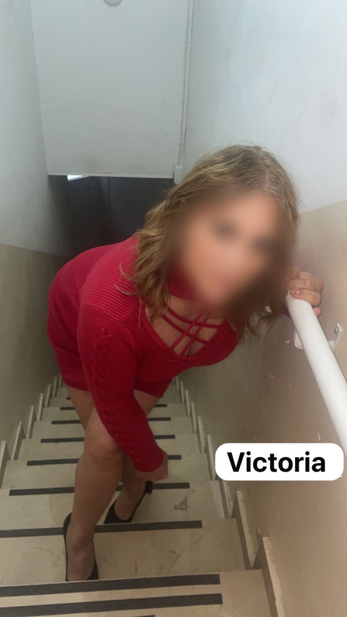 MILF EXPERIMENTADA DE 50 AÑOS , SERE TU PROFESORA