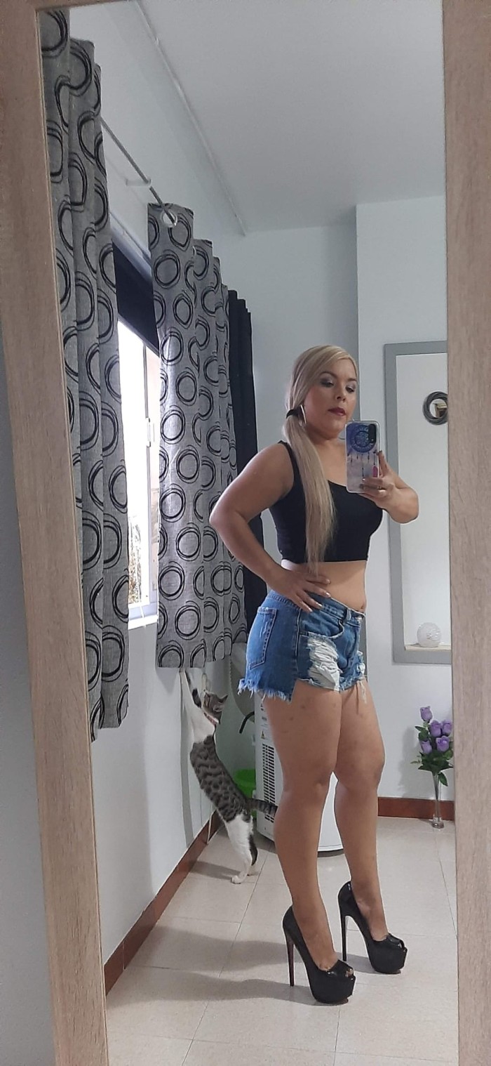 NATALIA COLOMBIANA CON GANAS DE CHUPAR RICO 24H