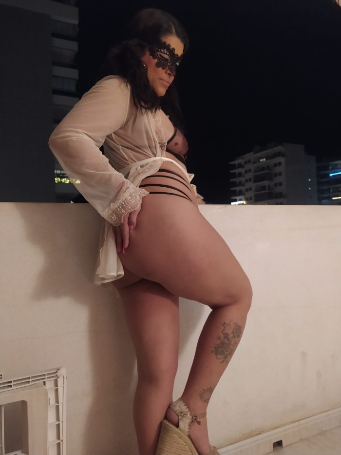 SENSUAL Y CARIÑOSA EN BENIDORM