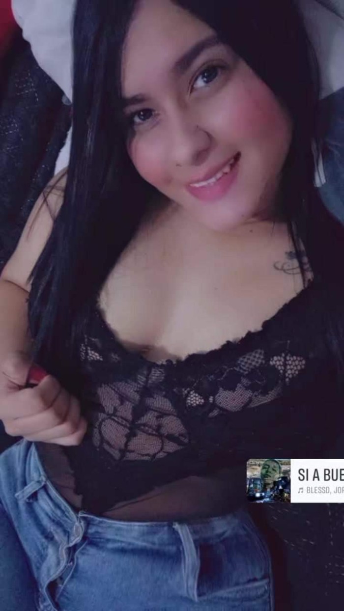 LATINA MUY CALIENTE Y MORBOSA, VEN Y TE COMO TODA