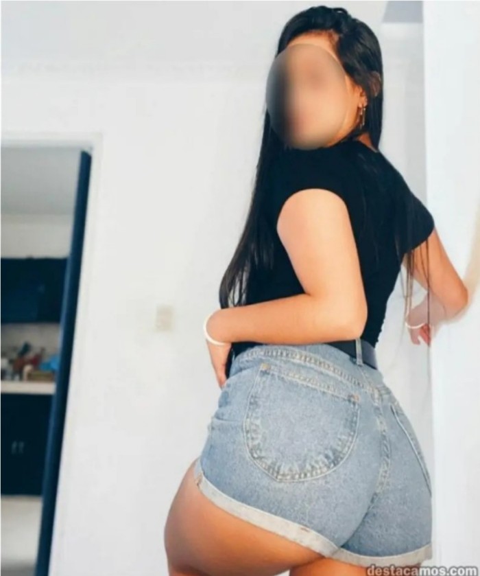 COLOMBIANA DELGADITA DISPONIBLE PARA TI !