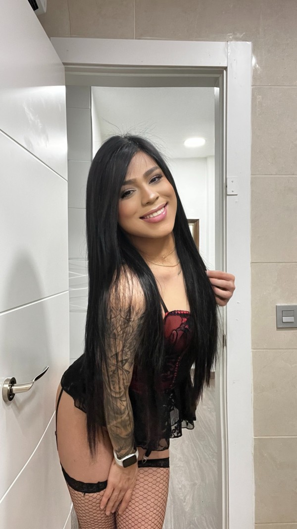 BOMBA LATINA CHICA TRANS VERSÁTIL LECHERA Y CULONA