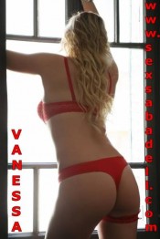 VA VANESSA,RUBIA CHUPONA EN AFRODITAS SABADELL