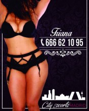 ELEGANCIA Y SENSUALIDAD DESBORDA TRIANA.