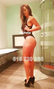 MIREIA, MASAJISTA UNIVERSITARIA CATALANA *J18