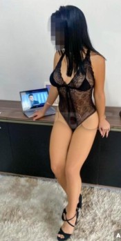 HOLA AMORES SOY LUCíA BRASILEñA COM MUCHAS GANAS DE CONOCERTE.