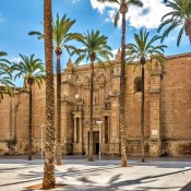 CASA BLANCA DE ALMERíA LUJOSA TOP CONDICIONES