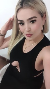 RUBIA ARDIENTE Y CACHONDA