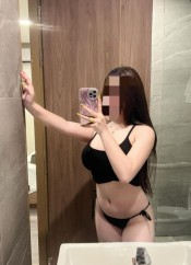 HOLA MIS AMORES PRIMERA VEZ EN LíA CIUDAD UNA CHICA MUY CARIñOSA