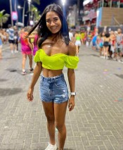 ESPECTACULAR CHICA COLOMBIANA EN DONOSTI