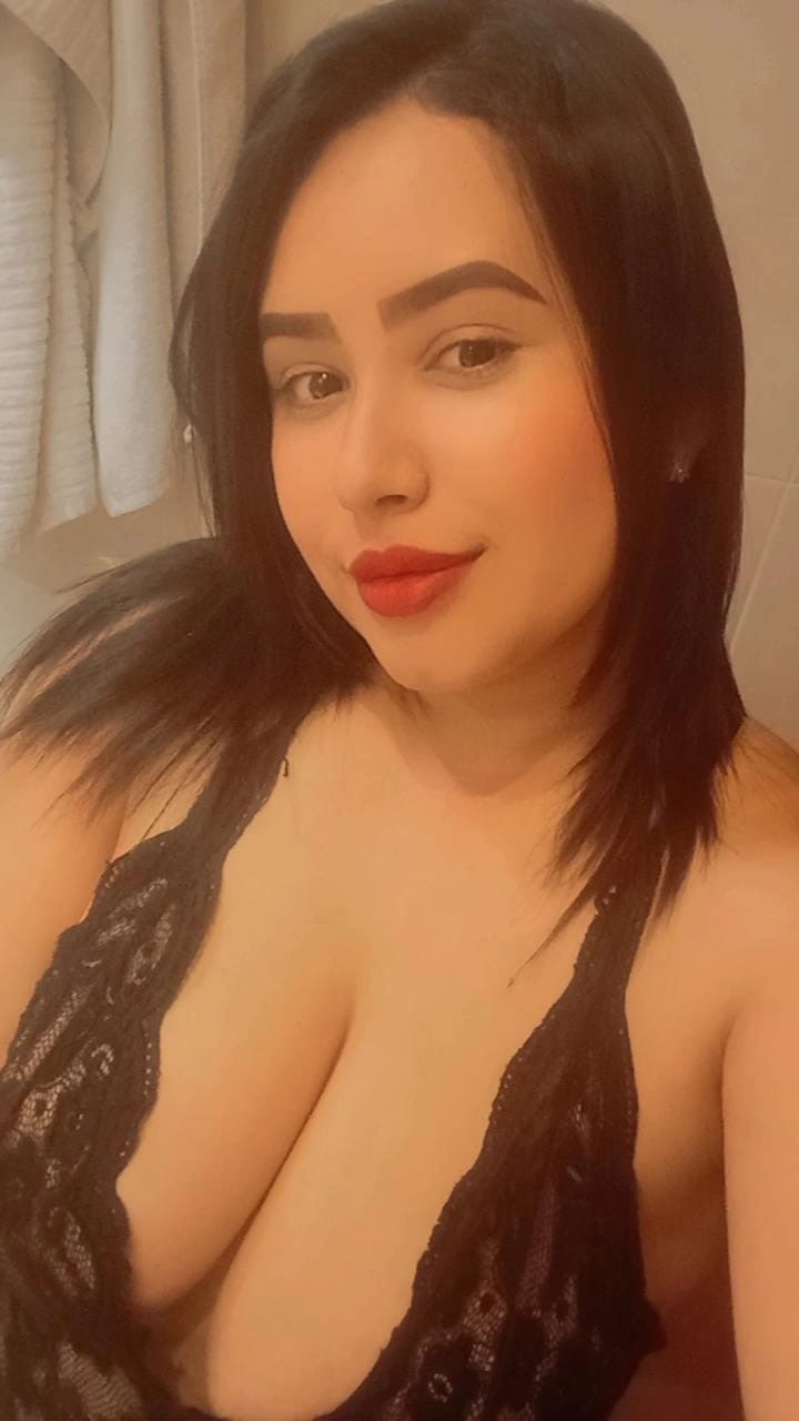 SOY UNA CHICA MORENA TETONA EN MADRID