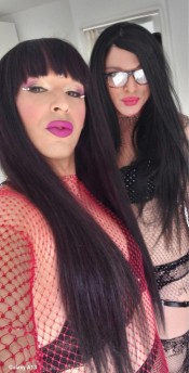 BOMBAS ESPAÑOLAS AMIGAS TRANS DOMINANTES FIESTERAS