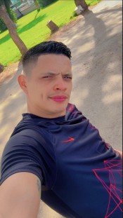 HERMOSO MODELO COLOMBIANO RECIÉN LLEGADO A TU PAÍS