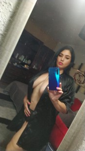 LATINA TETONA BIEN CALIENTE 611217674