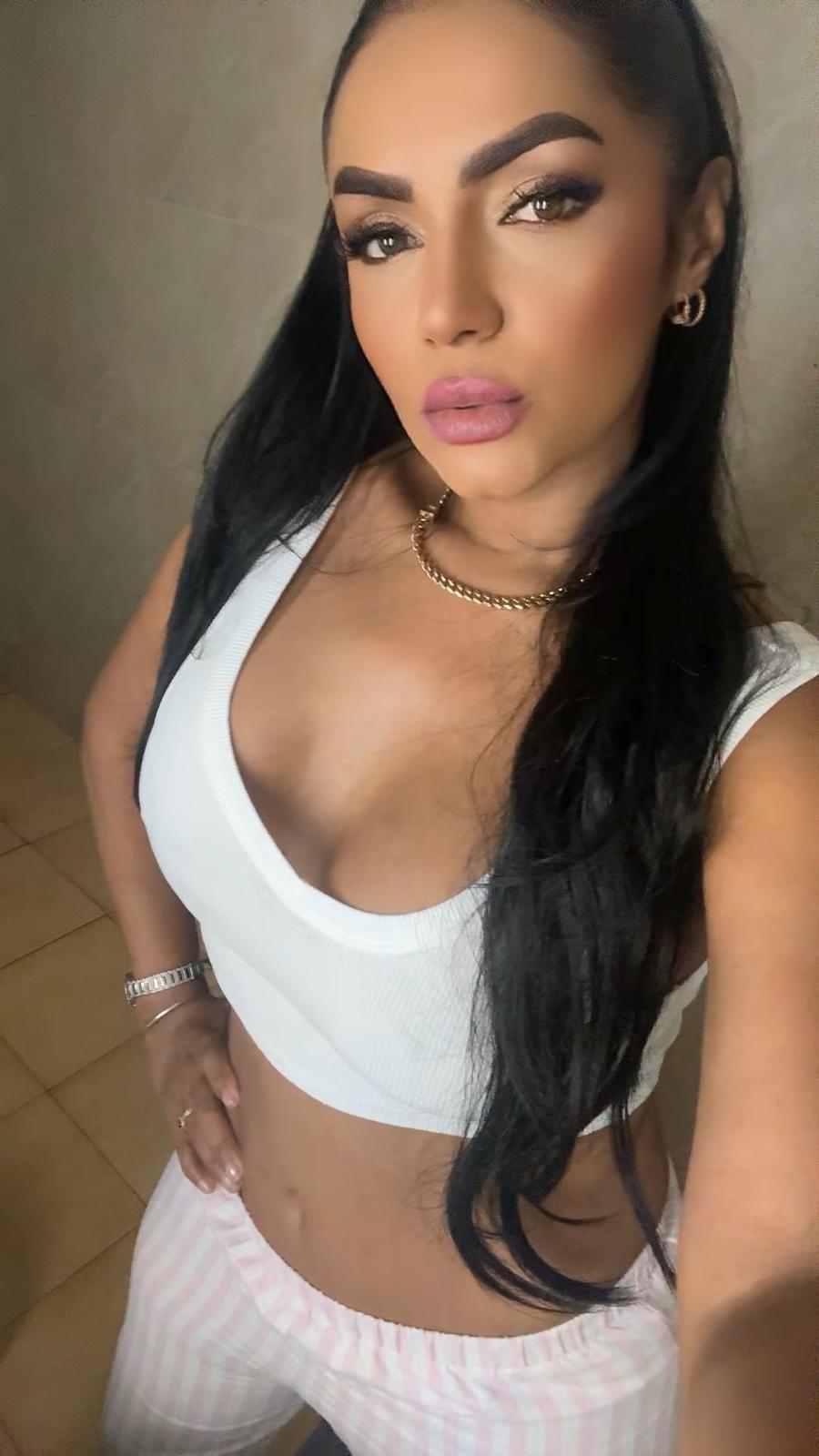 HERMOSA SCORT MUY JUGUETONA GOLOZA Y FIESTERA