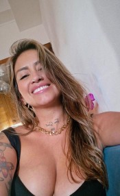 COLOMBIANA ARDIENTE Y MUY COMPLACIENTE TODA PARA TI