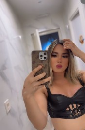 BONITA CHICA TRANS JOVENCITA EN ZARAGOZA