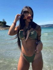 NOVEDAD JOVEN DELGADA CON CURVAS DELICIOSAS