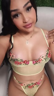 JOVENCITA TRANS ENCANTADORA Y FIESTERA  KEYMARIEC29 MI INSTAGRAM